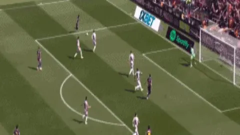 “海港赛季主场13连胜受中超对手挑战，遭遇严峻考验”